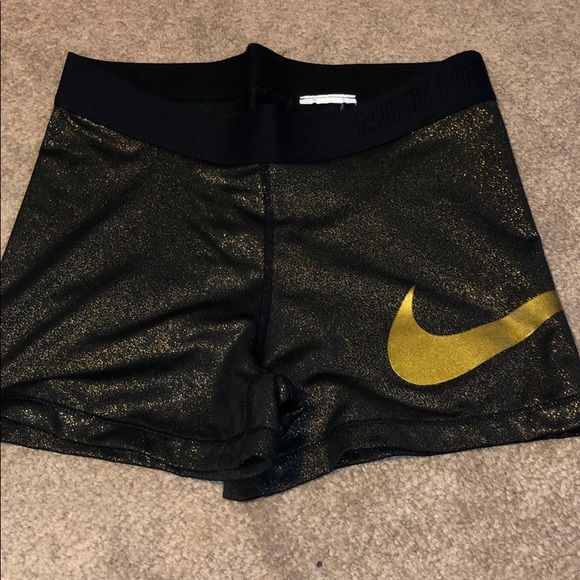 Nike Pants - 🚨SOLD SOLD SOLD SOLD🚨